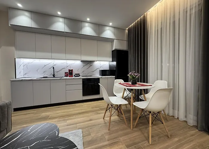 公寓 New Bazaar Essil Flat With Parking *