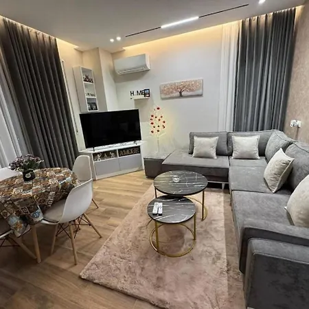 New Bazaar Essil Flat With Parking *