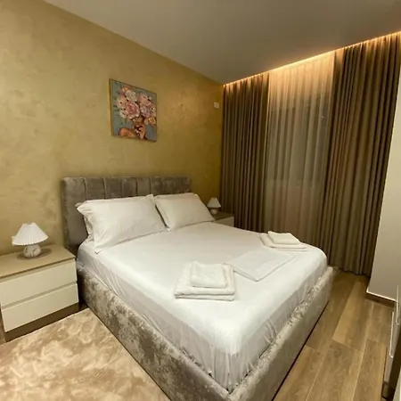 Apartment New Bazaar Essil Flat With Parking *